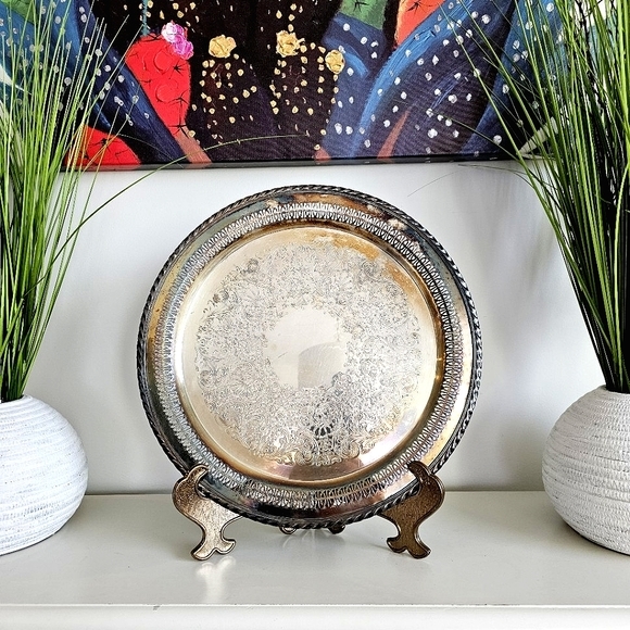 Antique WM Rogers Silver Plate Round Tray 4172, Round Serving Tray, Aged Patina - Picture 1 of 15